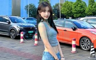 Pia (피아)与皮衣的时尚邂逅：写真与壁纸让你惊喜不断
